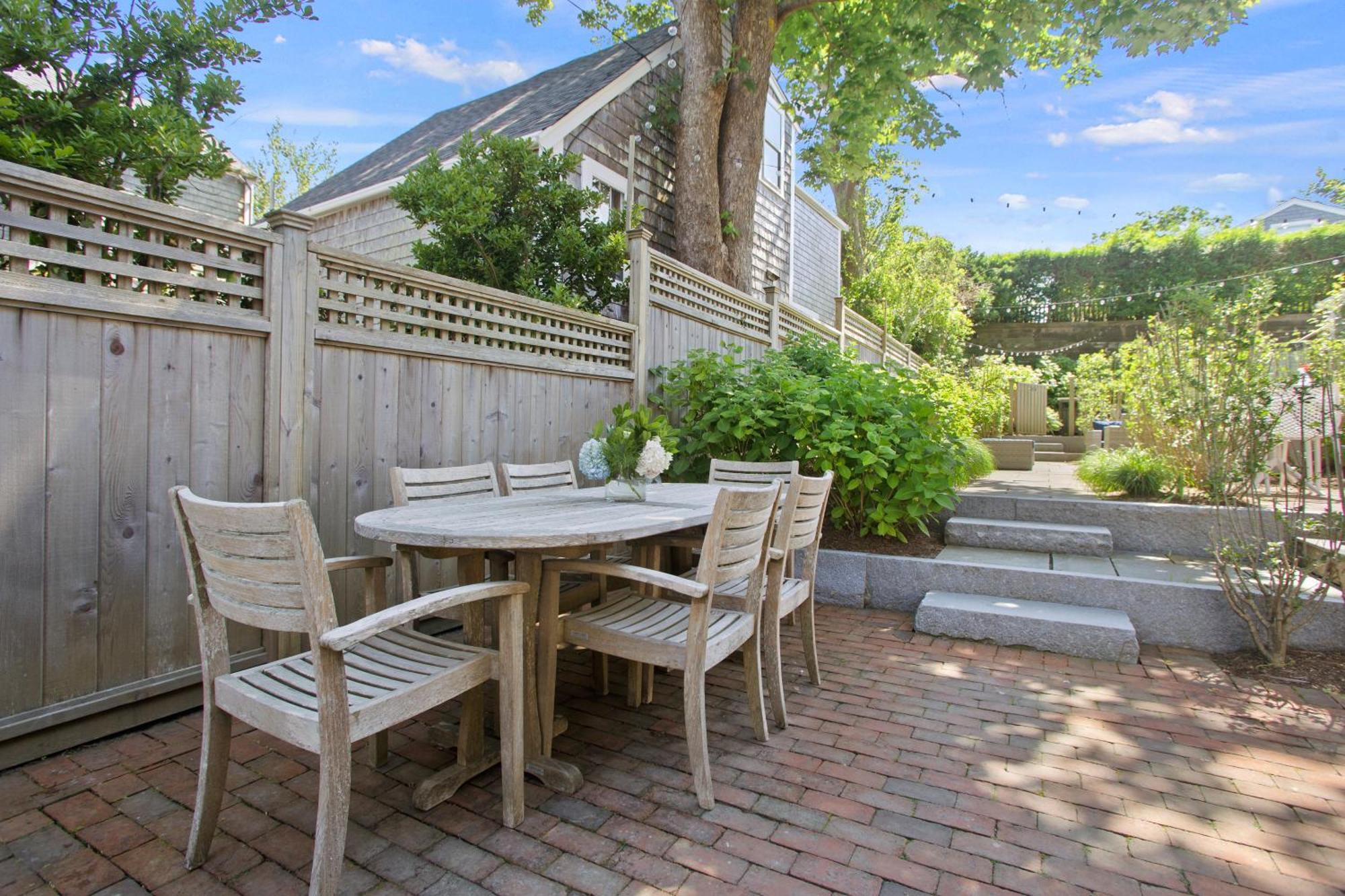 Carlisle House Inn Nantucket Exterior photo